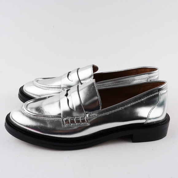 MADEWELL Size 7.5 The Vernon Loafer in Silver Mirror - Picture 5 of 7